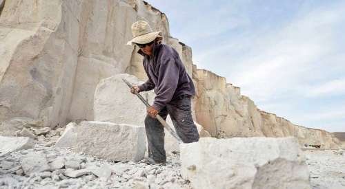Caminando a los petroglifos del sillar