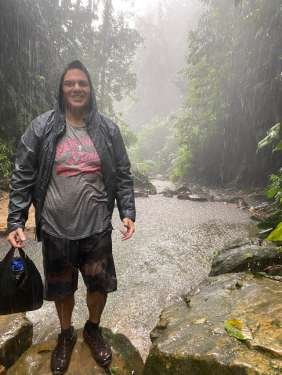 Caminando en salto de la bruja Tarapoto