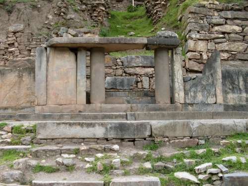 Disfrutando de los vestigios de la cultura de chavin de huantar
