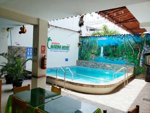 Piscina del Hotel Marina House - Tarapoto
