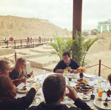 Rest. Frente a la Huaca Pucllana