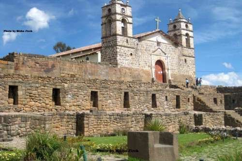 Visitando Vilcashuamán en Ayacucho